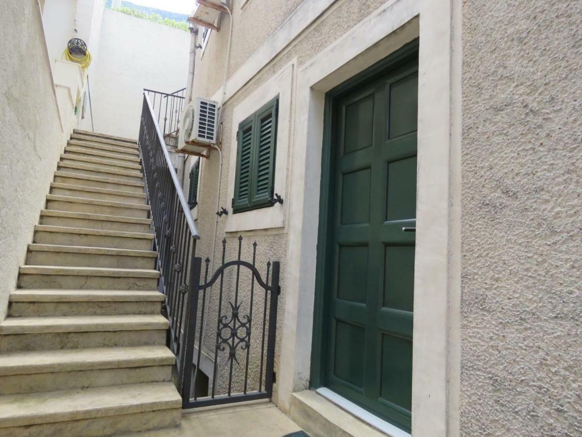 Apartmani Jasmina Kotor Eksteriør bilde
